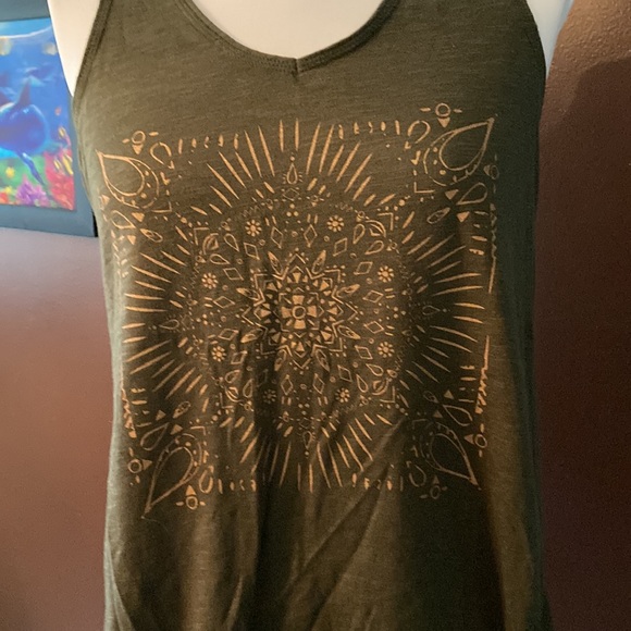 GAIAM Olive Tank Top - Picture 2 of 7